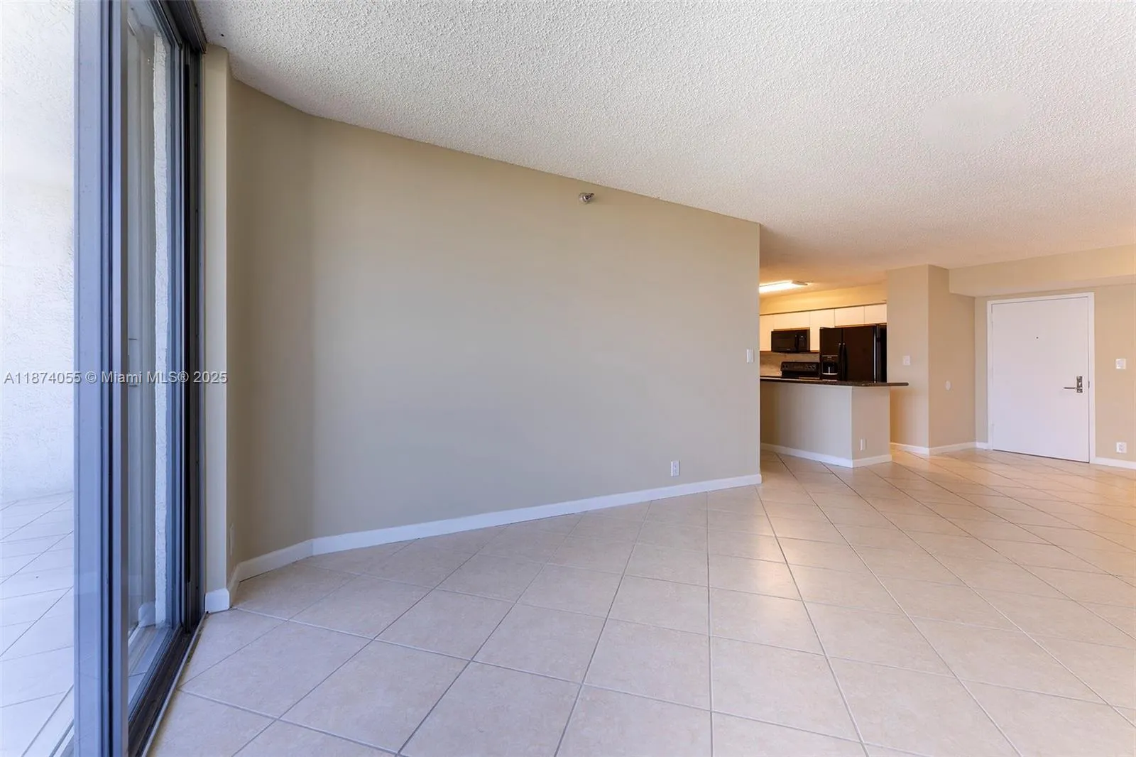 3530 Mystic Pointe Dr, #2207