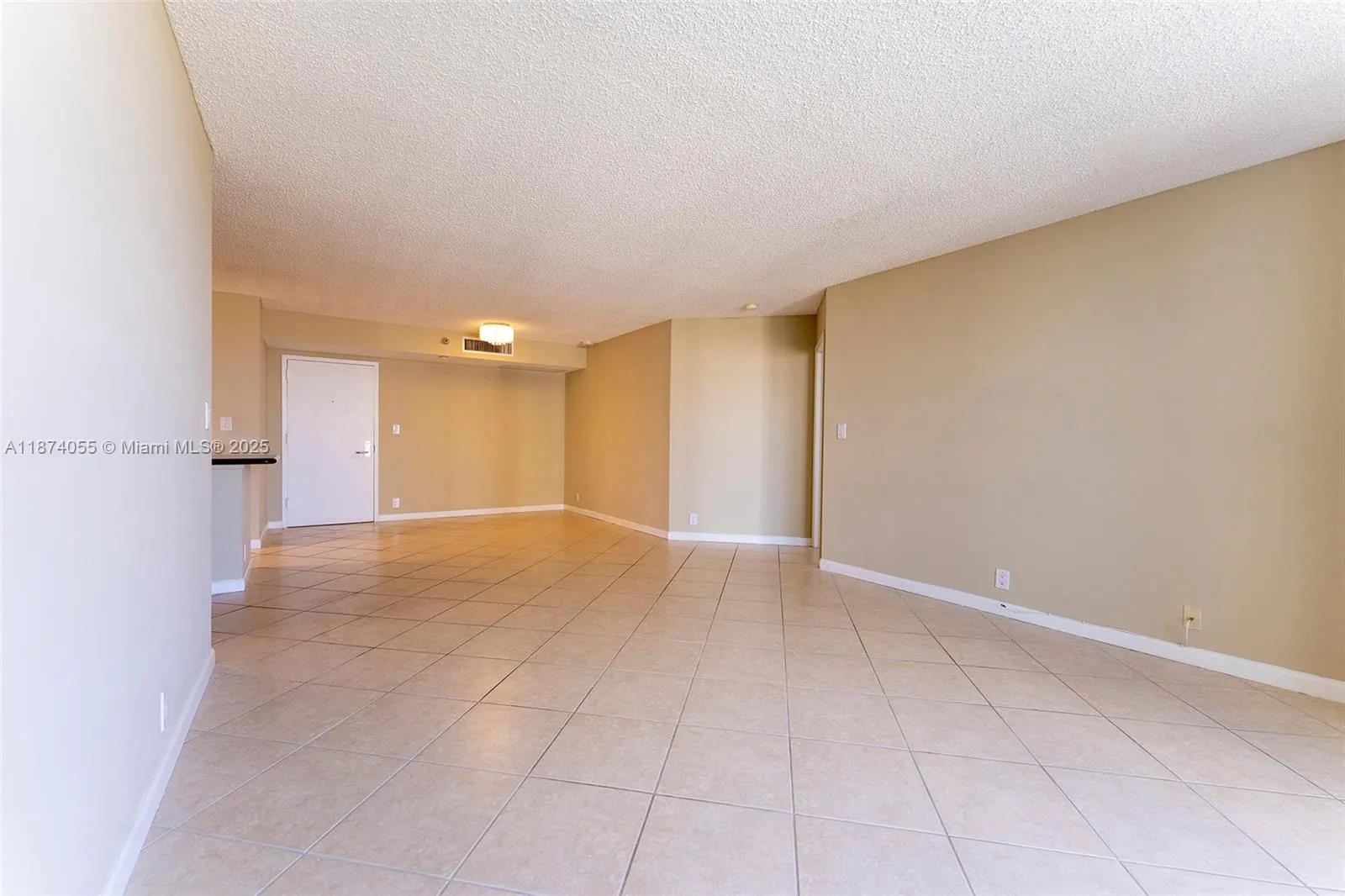 3530 Mystic Pointe Dr, #2207