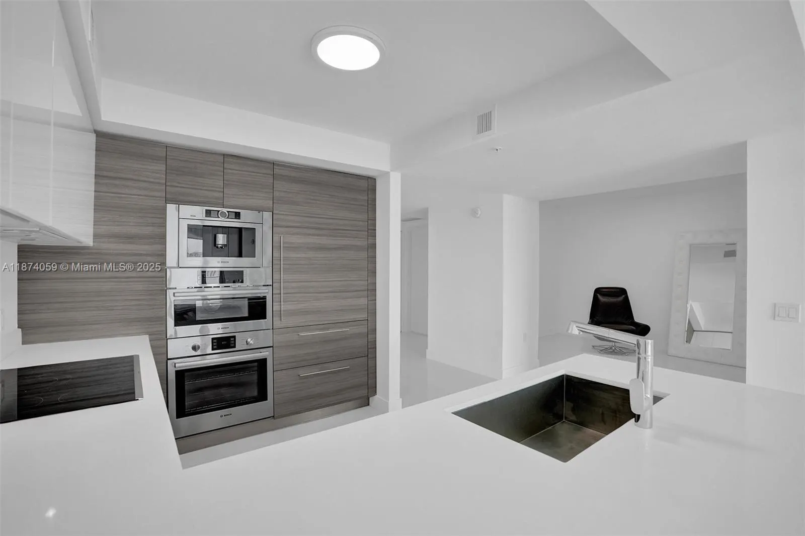 330 Sunny Isles Blvd, #5-805