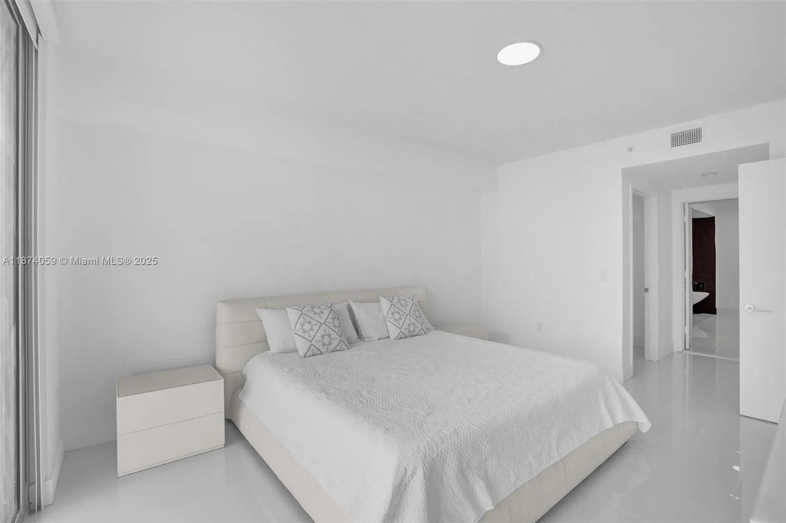 330 Sunny Isles Blvd, #5-805