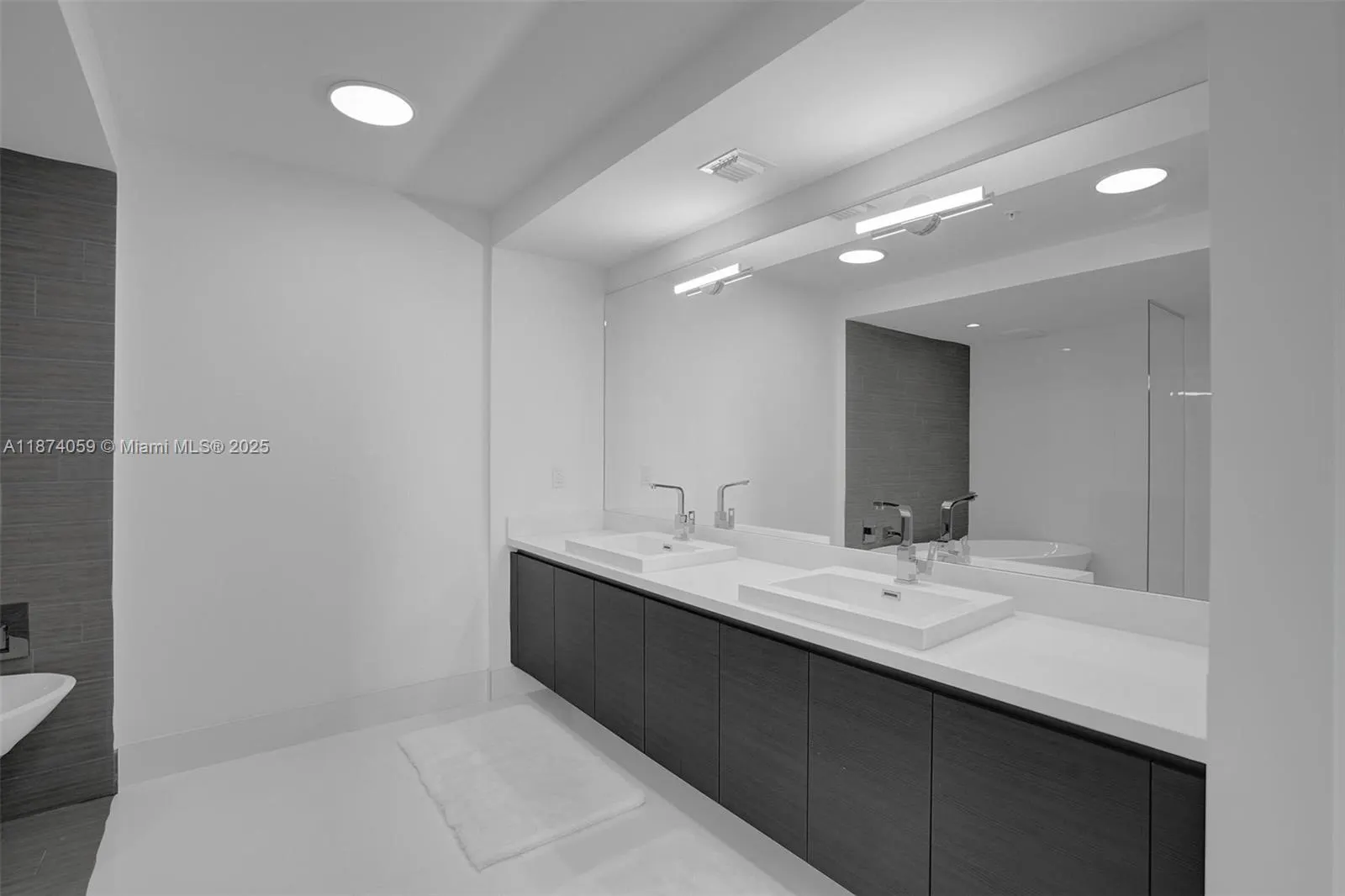 330 Sunny Isles Blvd, #5-805