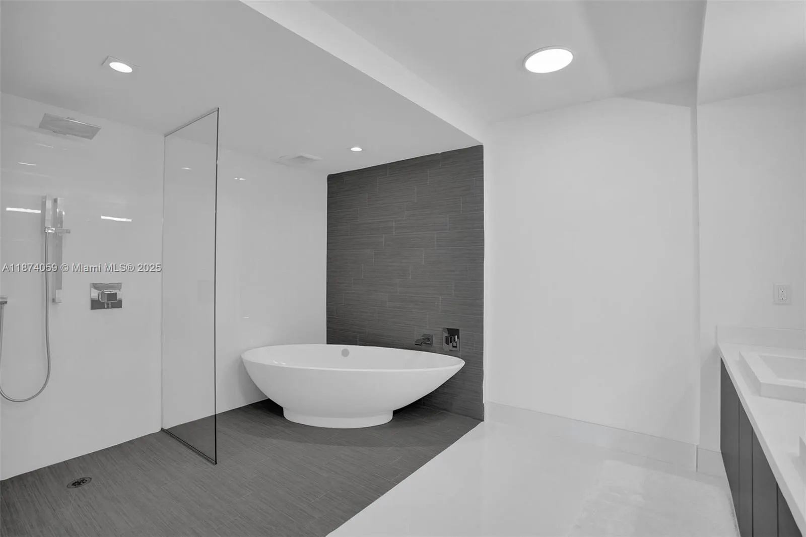 330 Sunny Isles Blvd, #5-805