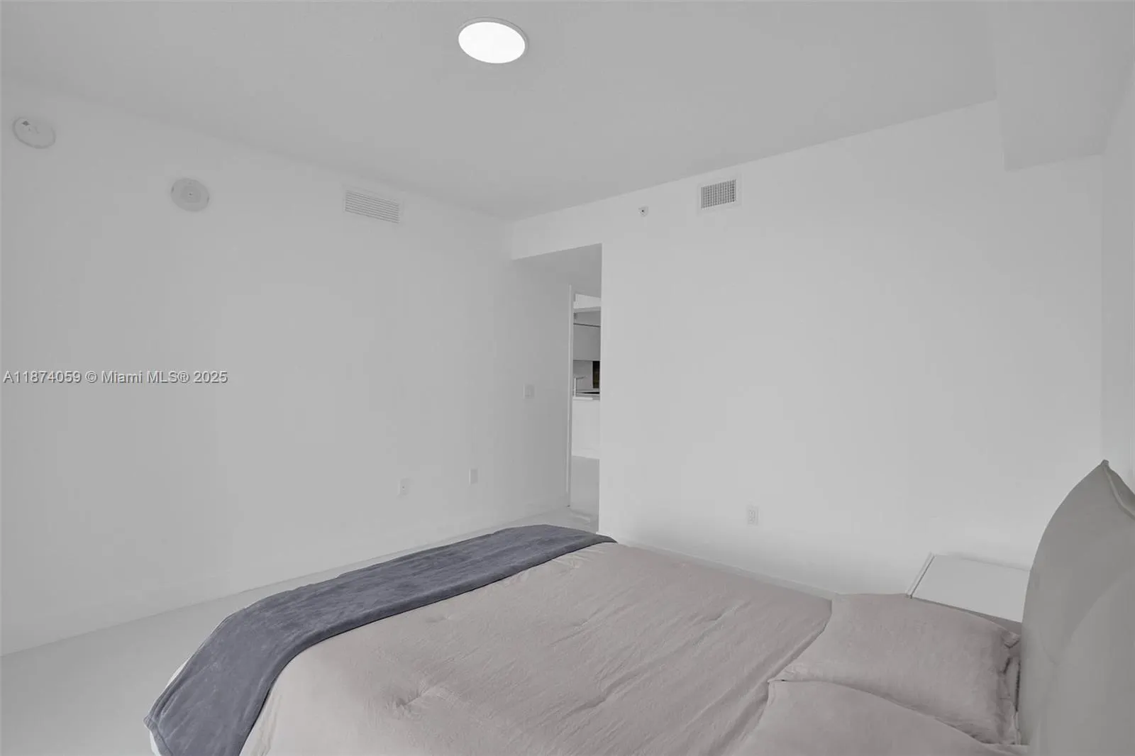 330 Sunny Isles Blvd, #5-805