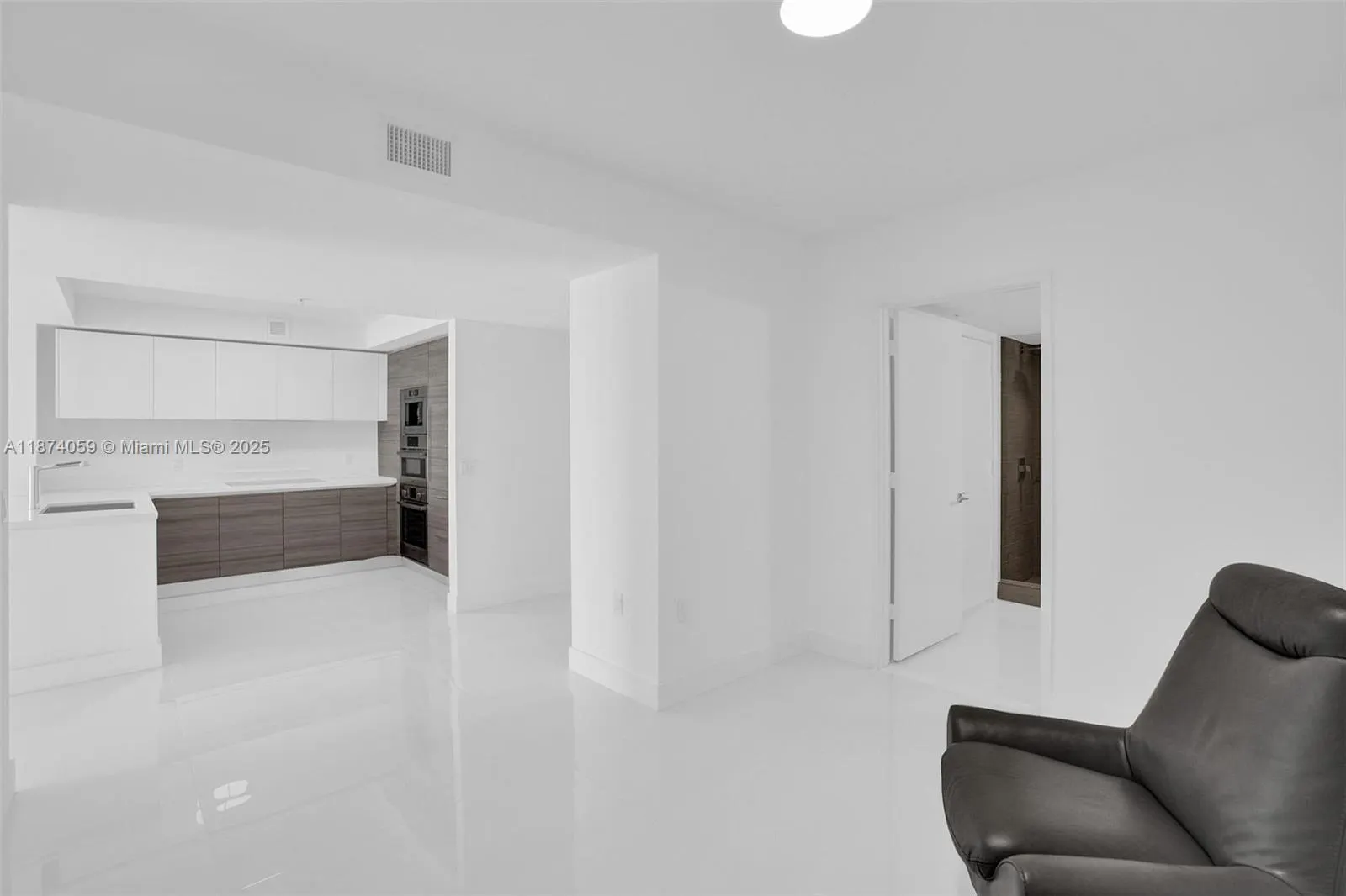 330 Sunny Isles Blvd, #5-805