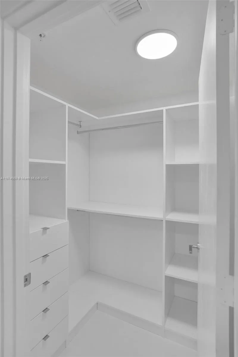 330 Sunny Isles Blvd, #5-805