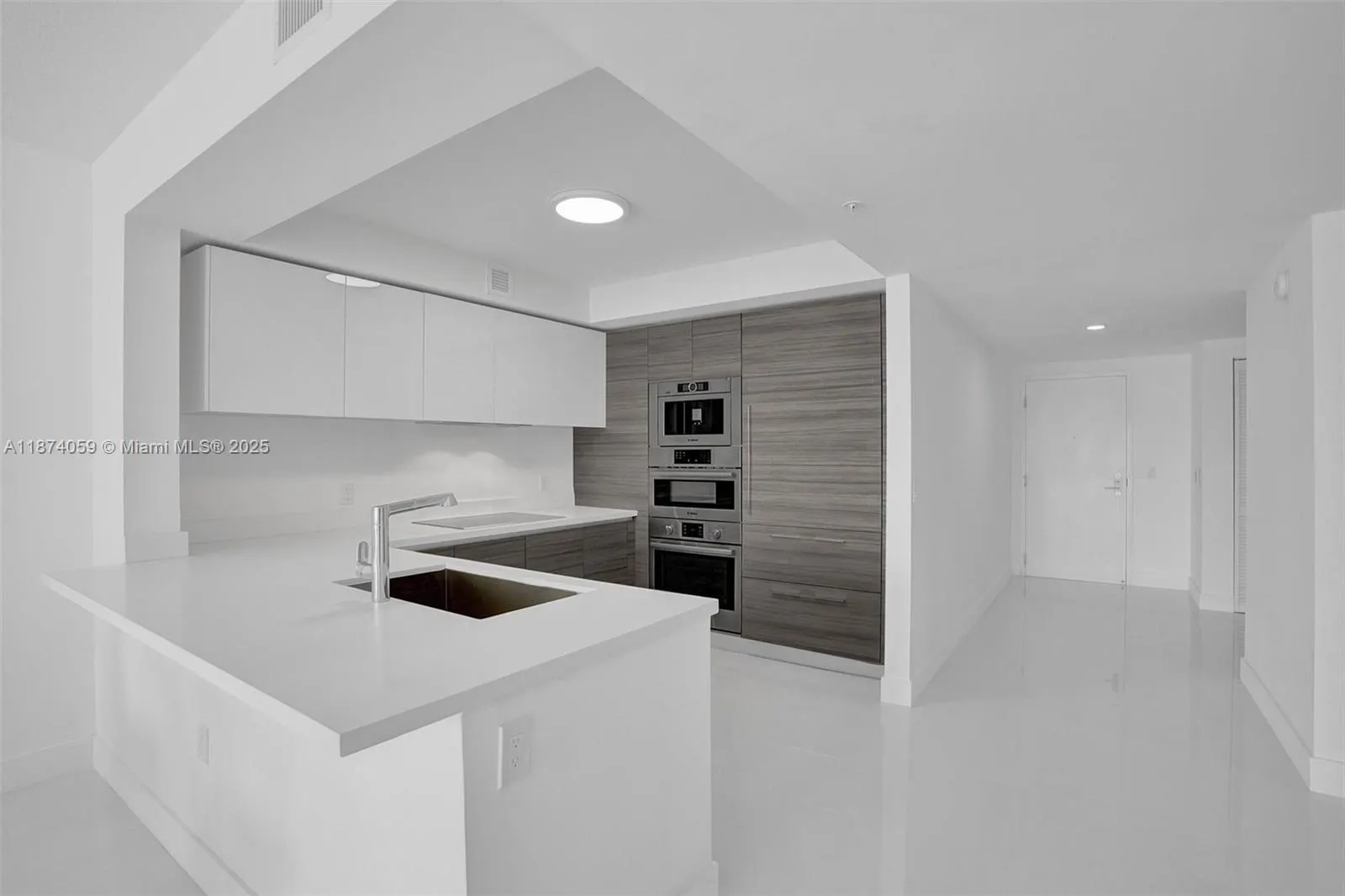 330 Sunny Isles Blvd, #5-805