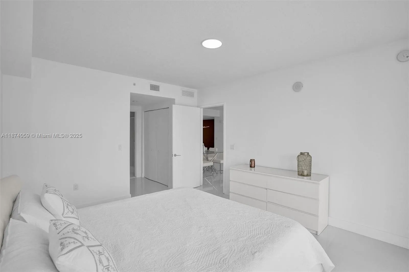 330 Sunny Isles Blvd, #5-805