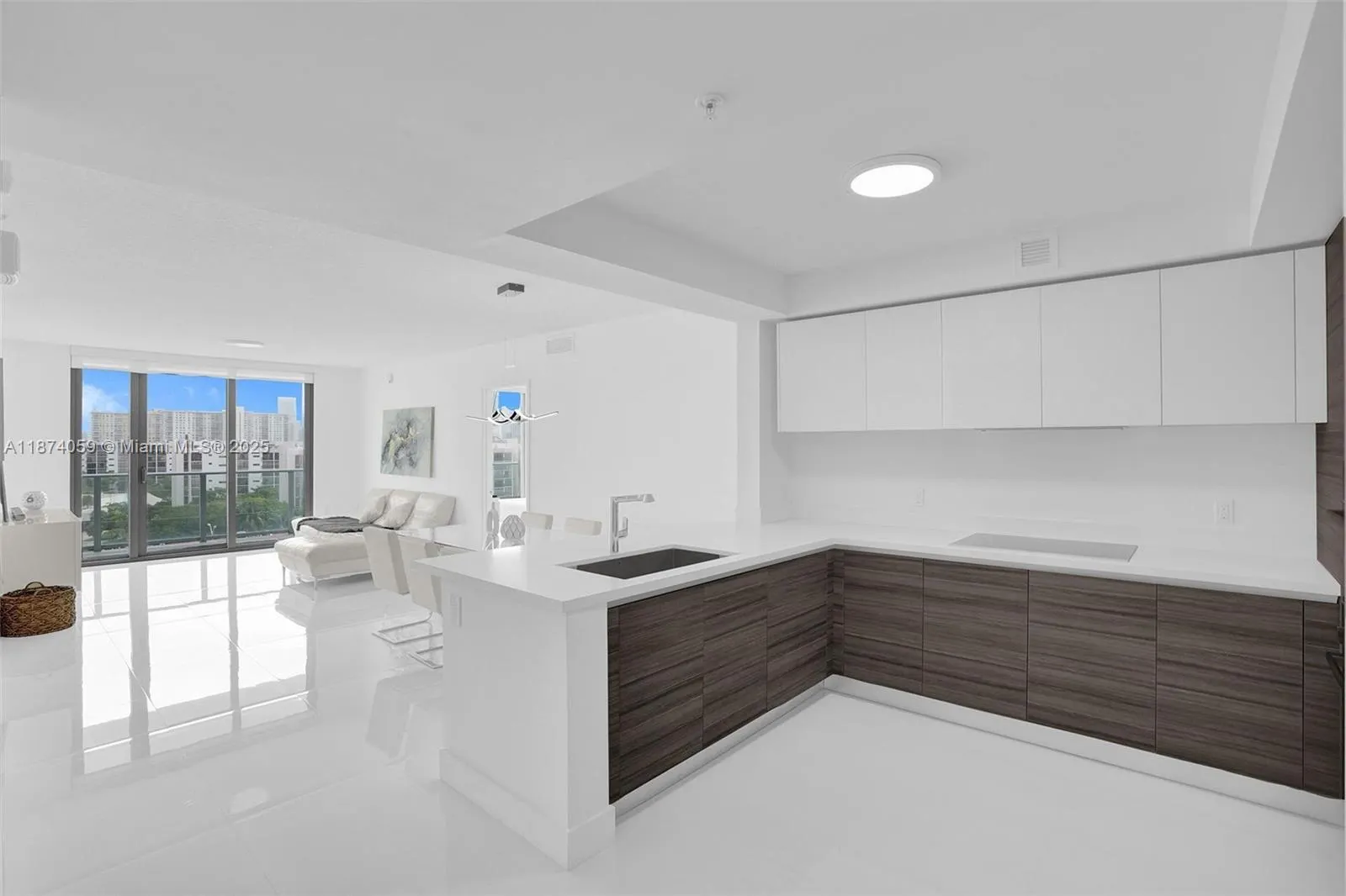 330 Sunny Isles Blvd, #5-805
