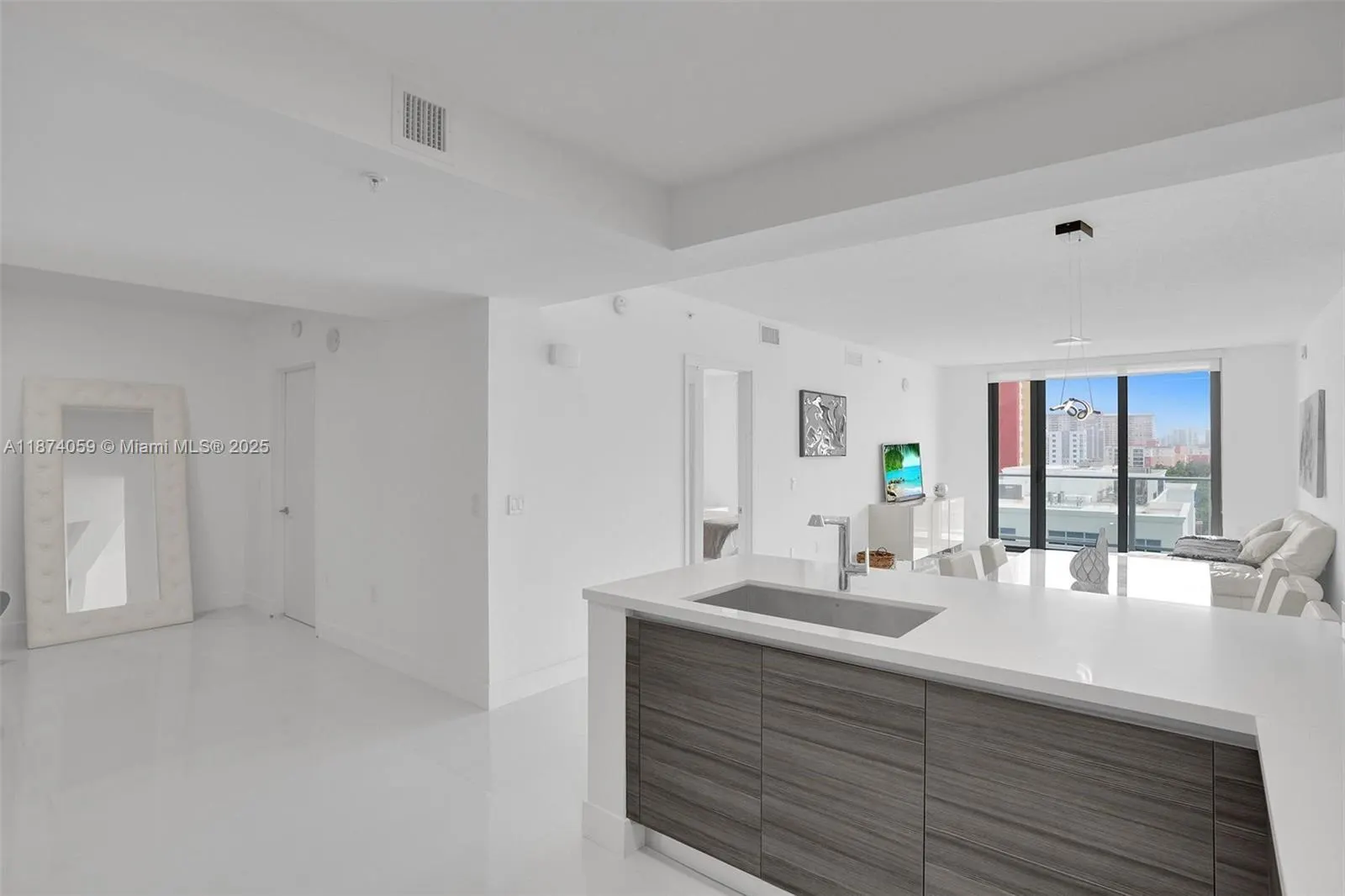 330 Sunny Isles Blvd, #5-805
