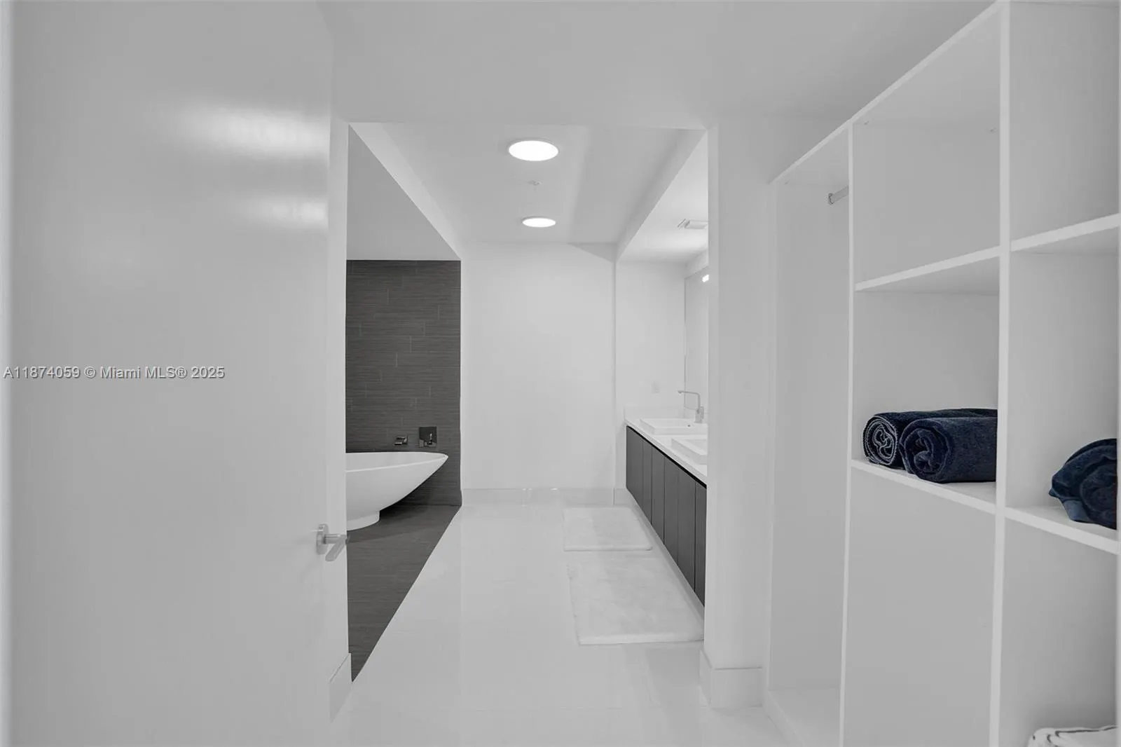 330 Sunny Isles Blvd, #5-805