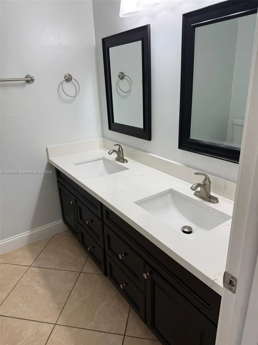 381 Maplecrest Cir