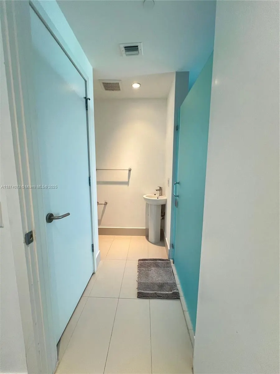 501 NE 31st St, #1202