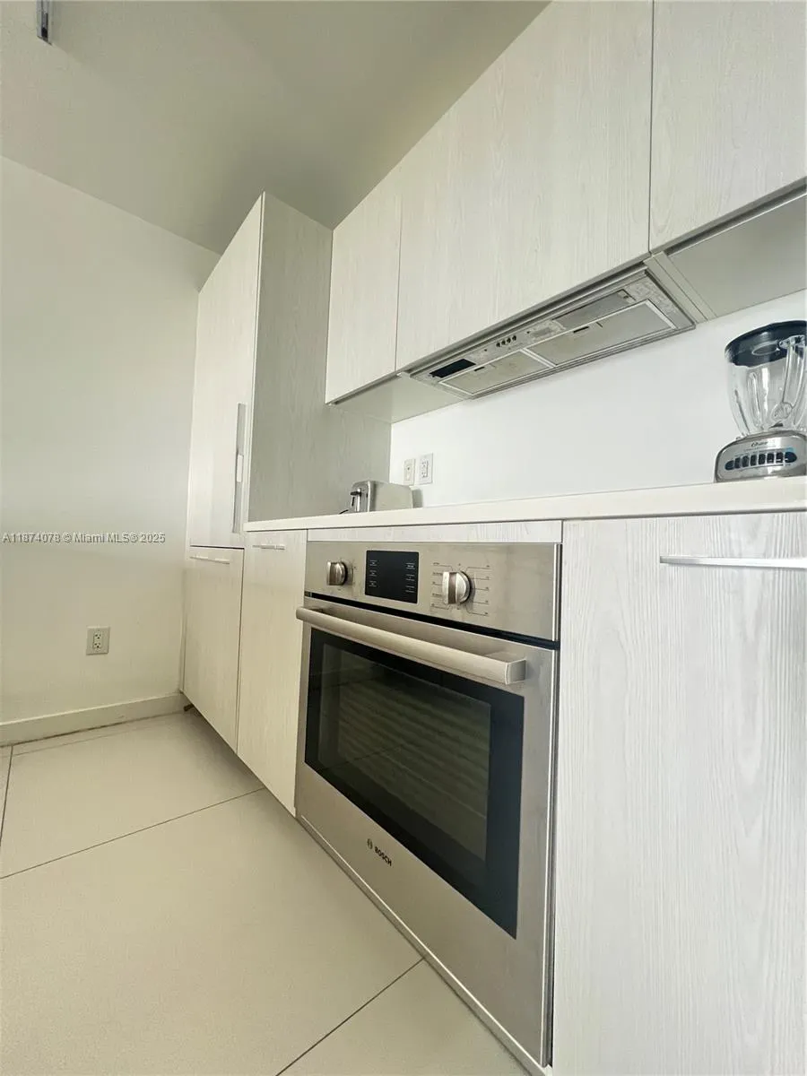 501 NE 31st St, #1202