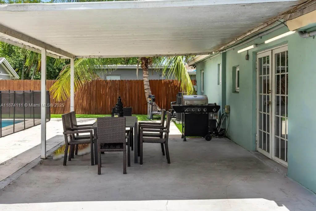 4313 SW 50th St