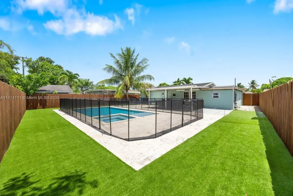 4313 SW 50th St