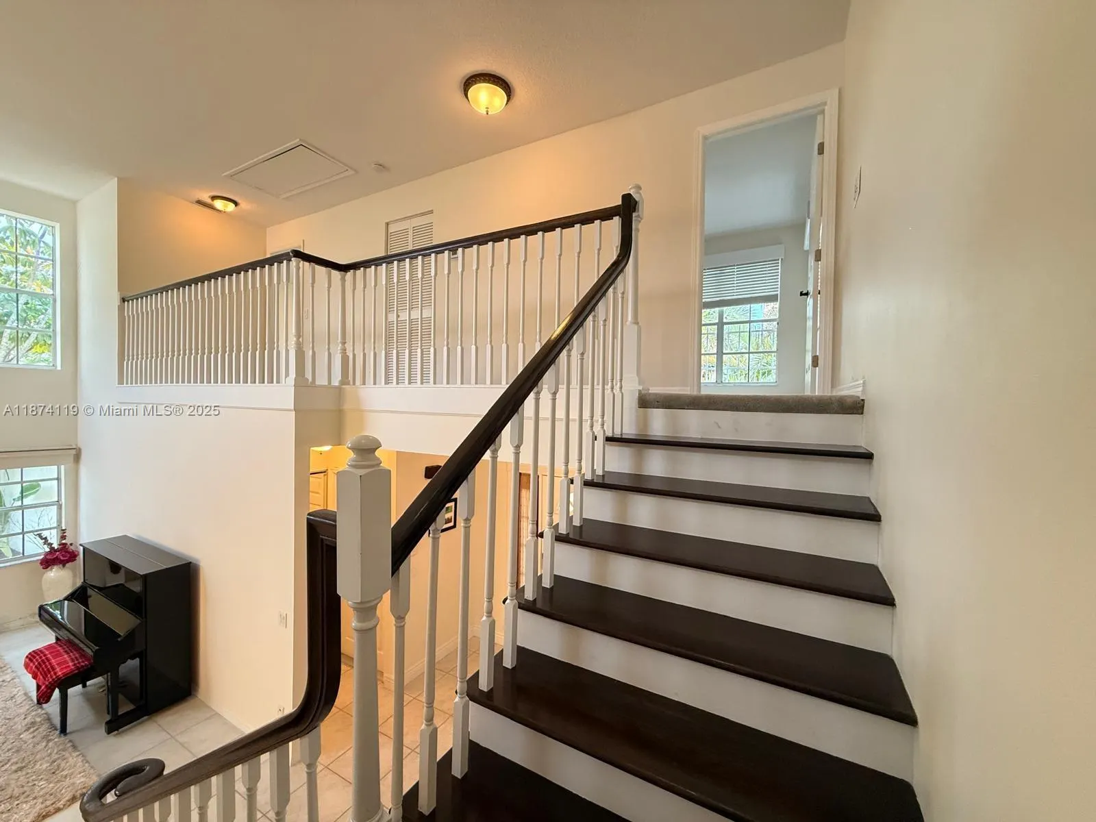 30 Windsor Ln