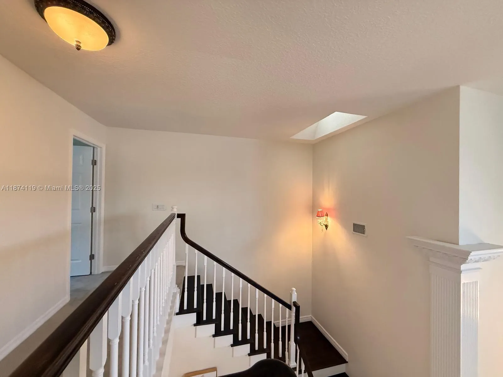 30 Windsor Ln