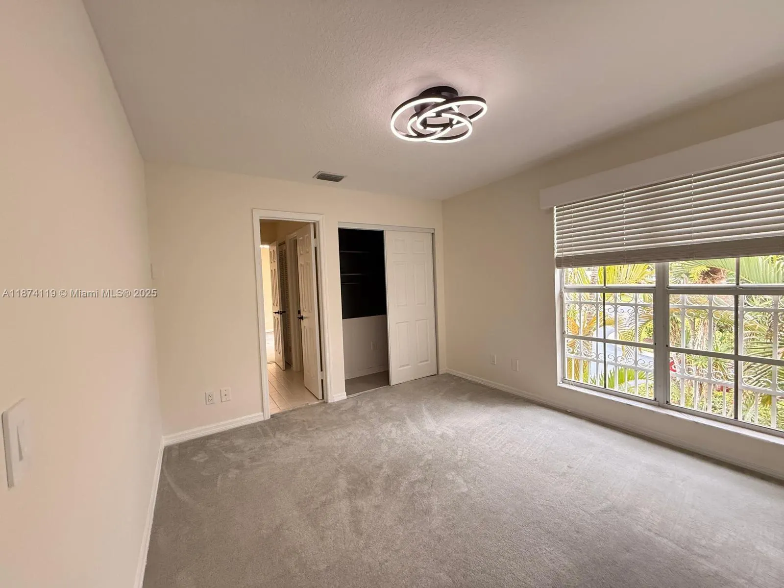 30 Windsor Ln