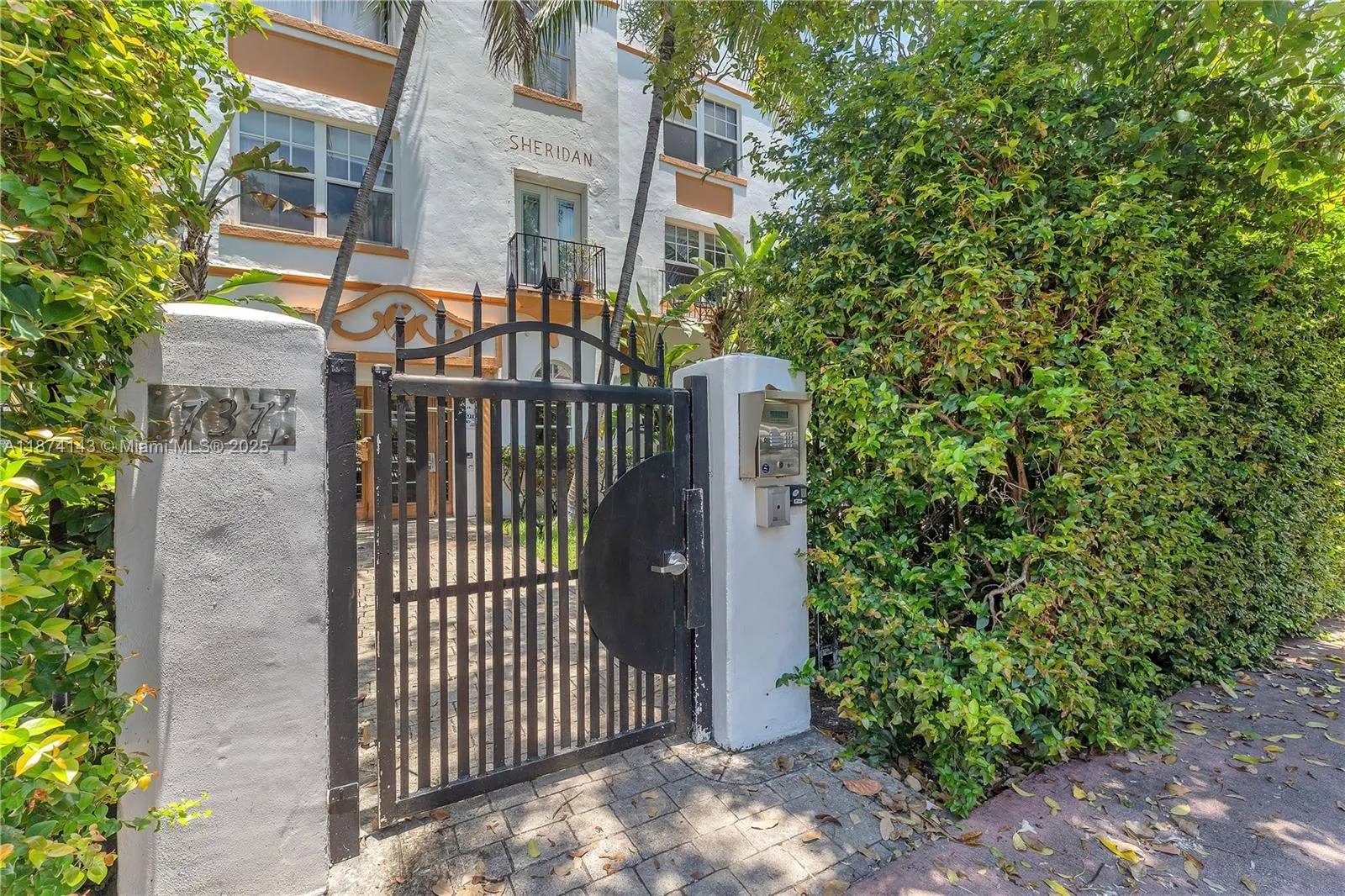 737 Jefferson Ave, #305