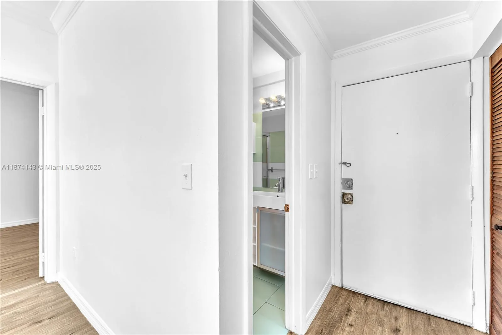 737 Jefferson Ave, #305