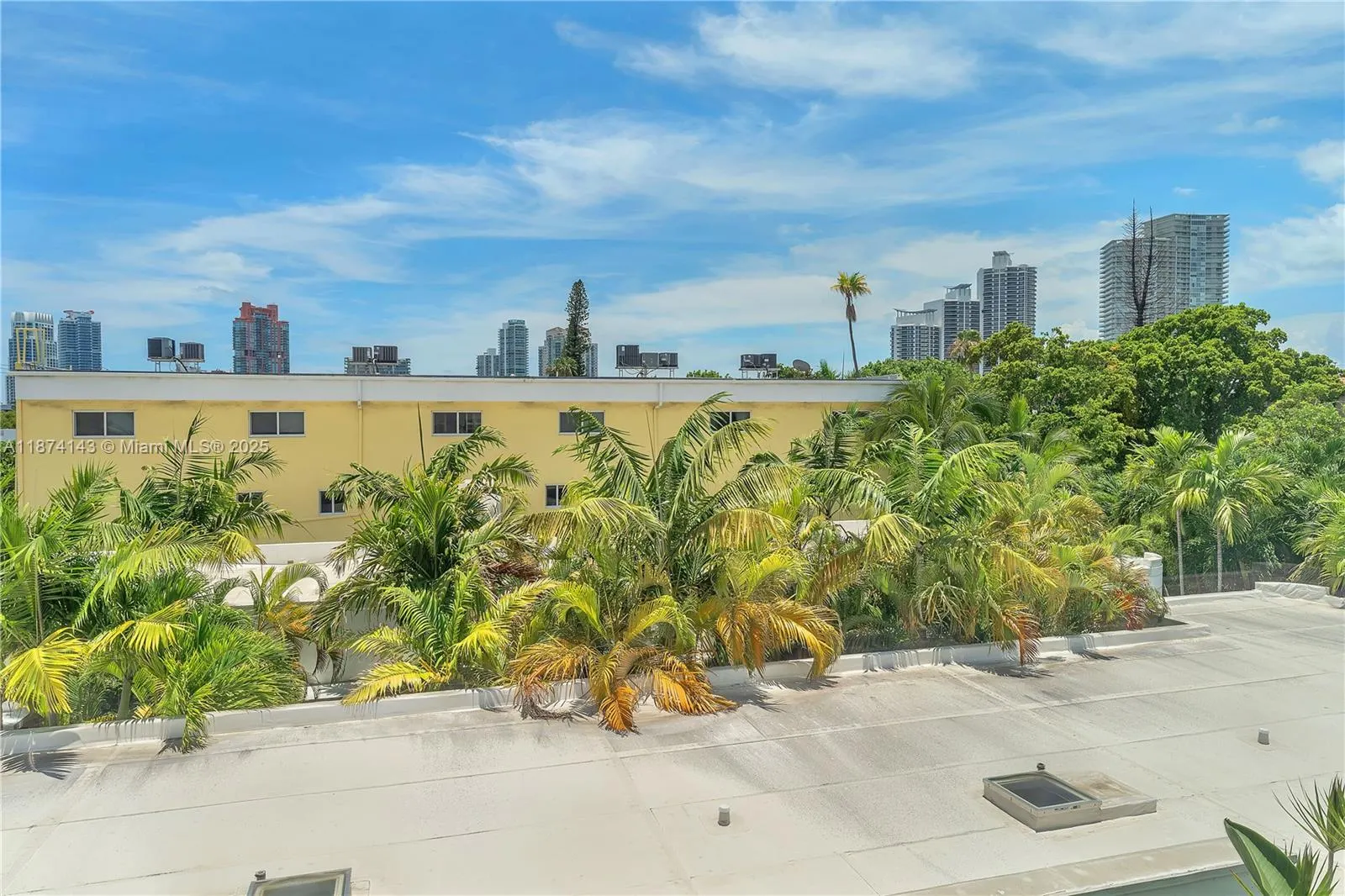 737 Jefferson Ave, #305