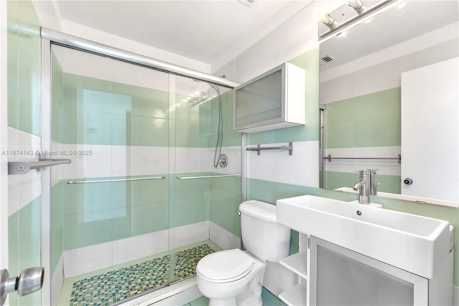 737 Jefferson Ave, #305