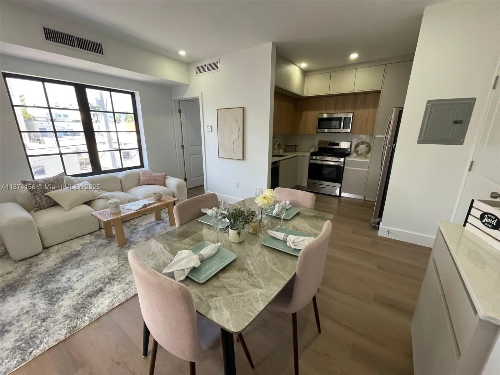 1619 Jefferson Ave, #102