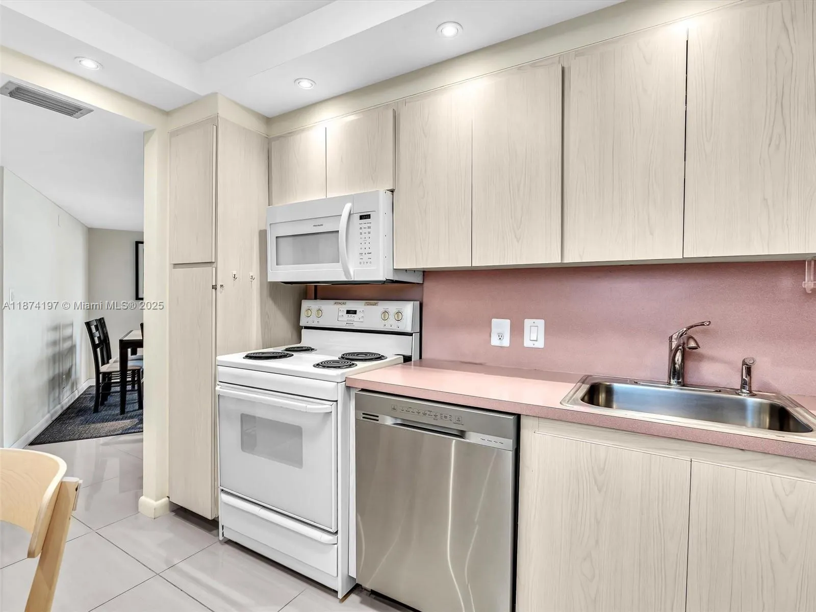 20400 W Country Club Dr, #605