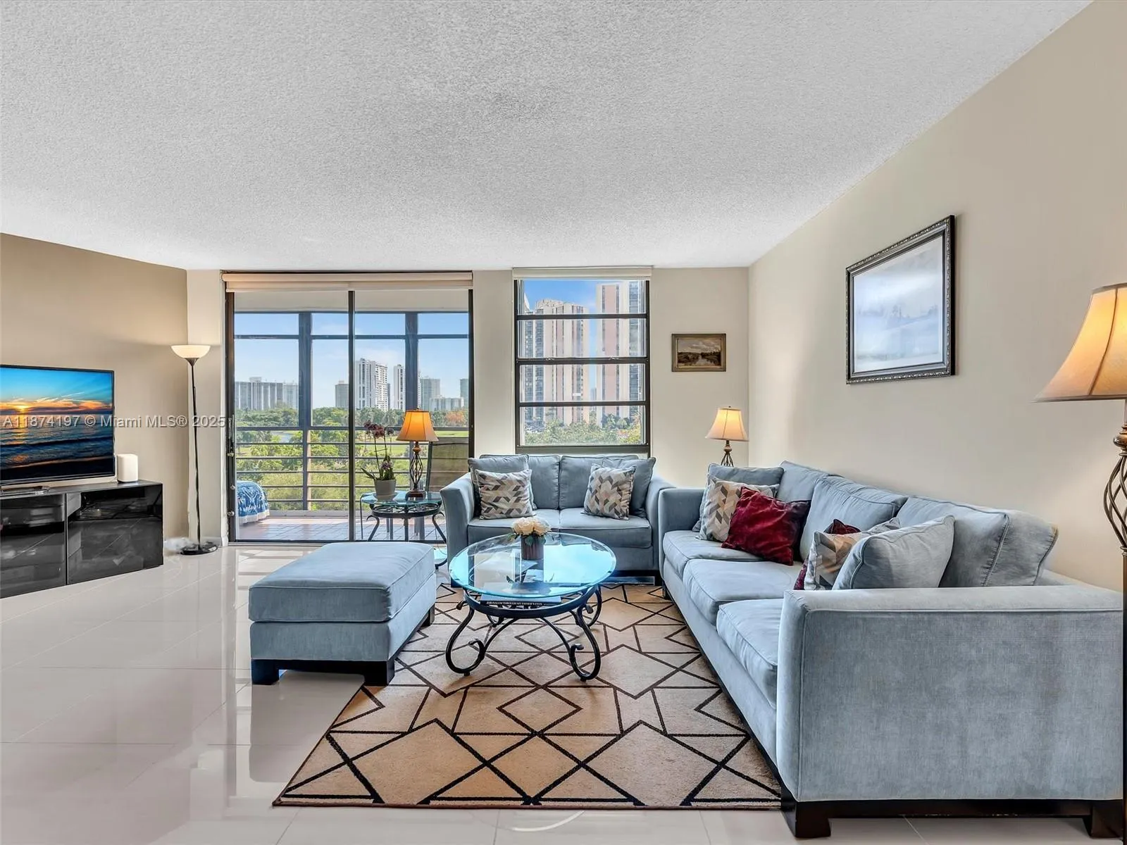 20400 W Country Club Dr, #605