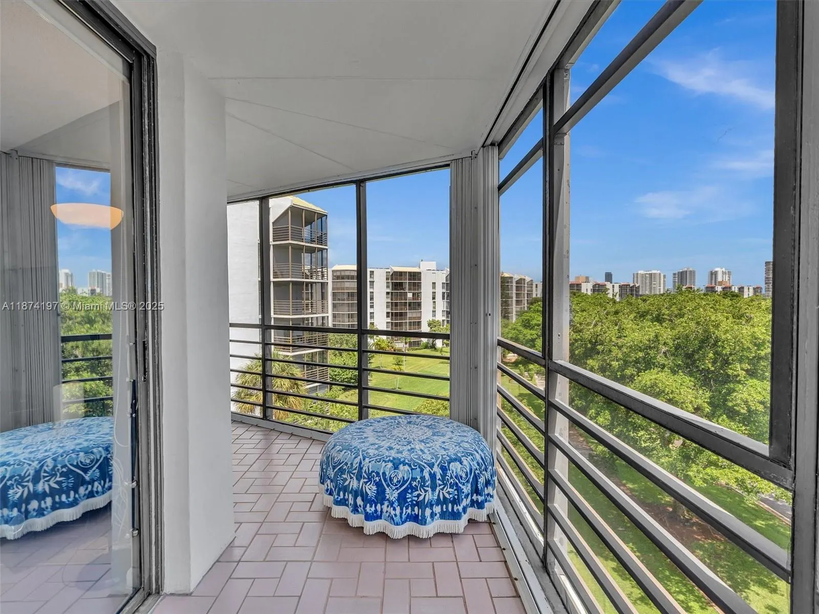 20400 W Country Club Dr, #605