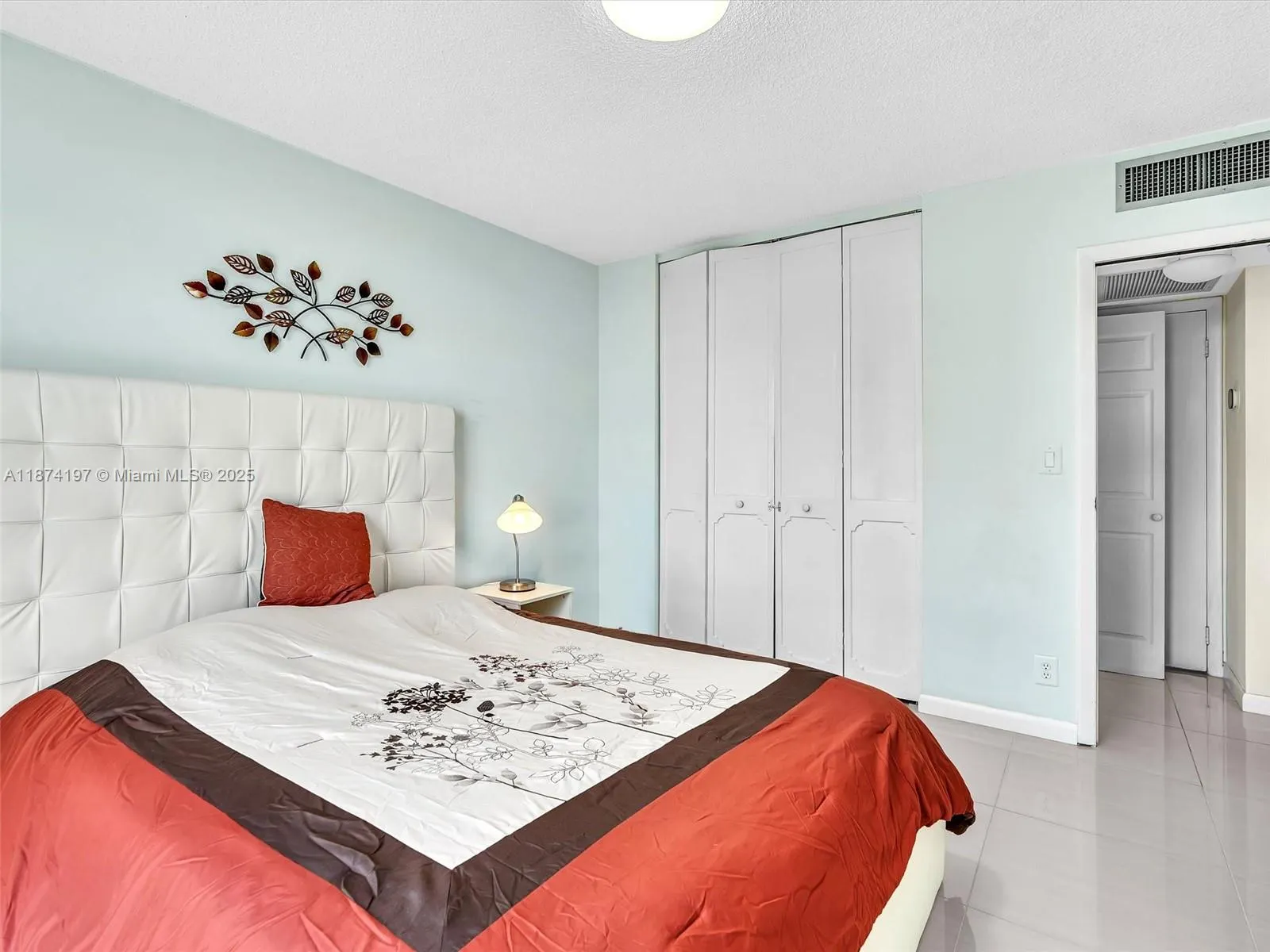 20400 W Country Club Dr, #605