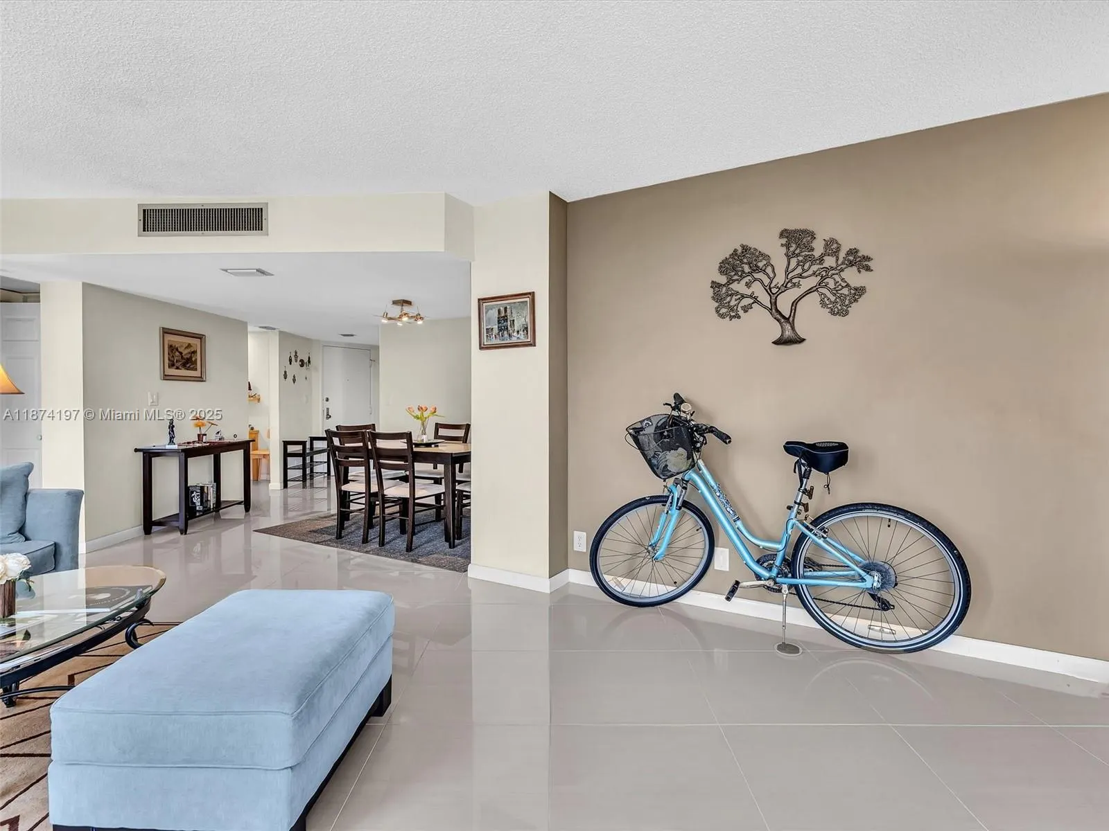 20400 W Country Club Dr, #605