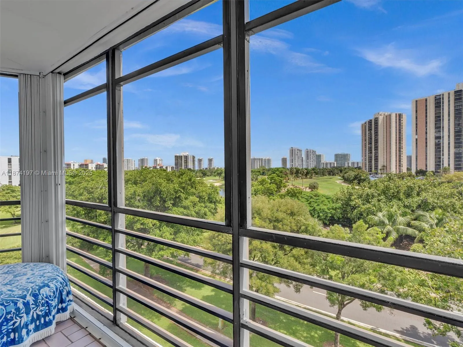 20400 W Country Club Dr, #605