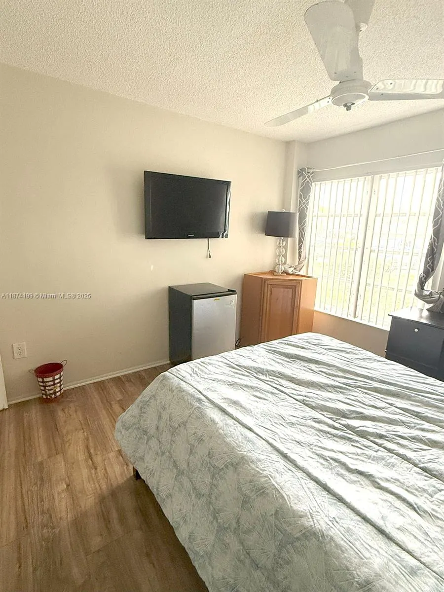 4160 Inverrary Dr, #112