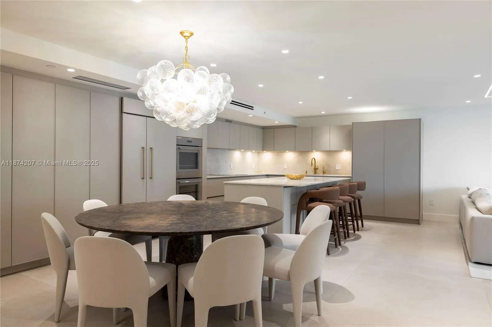 10205 Collins Ave, #603