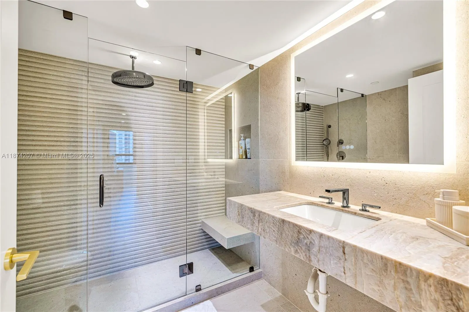 10205 Collins Ave, #603