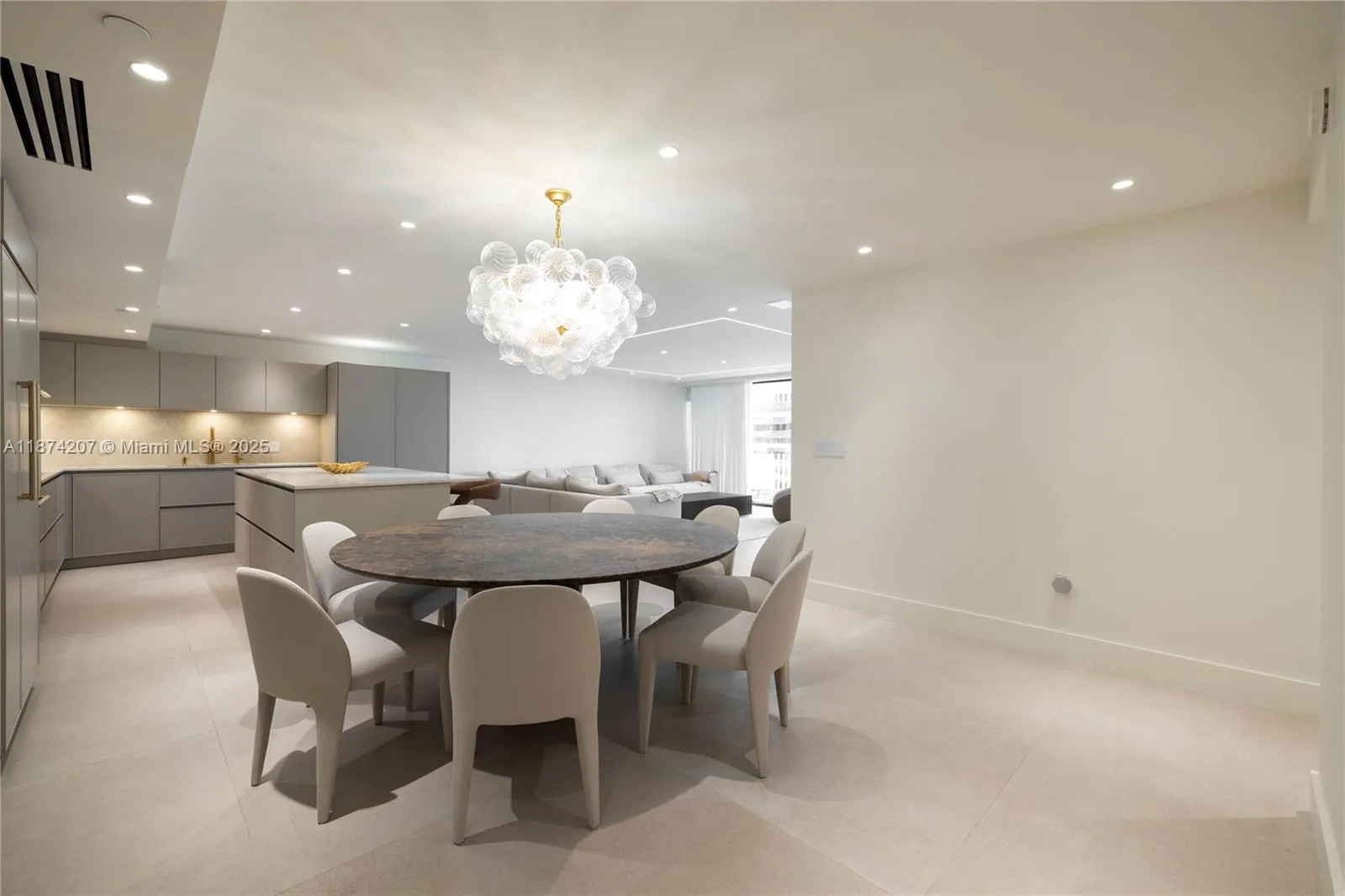 10205 Collins Ave, #603