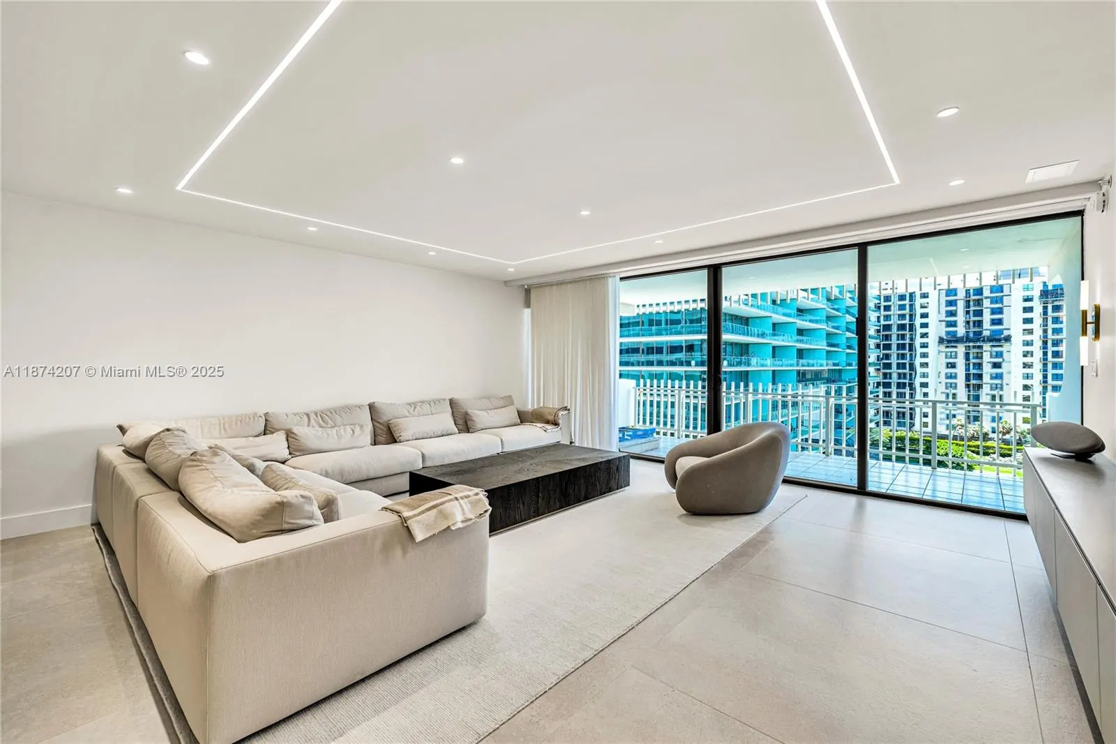 10205 Collins Ave, #603
