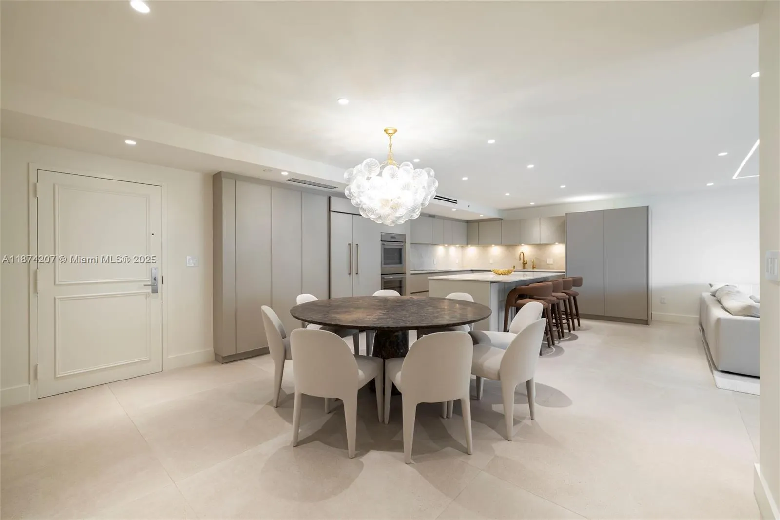 10205 Collins Ave, #603