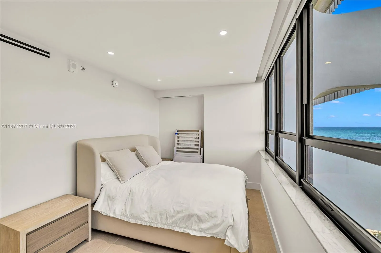 10205 Collins Ave, #603