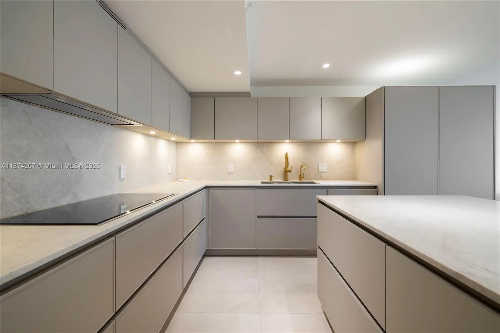 10205 Collins Ave, #603