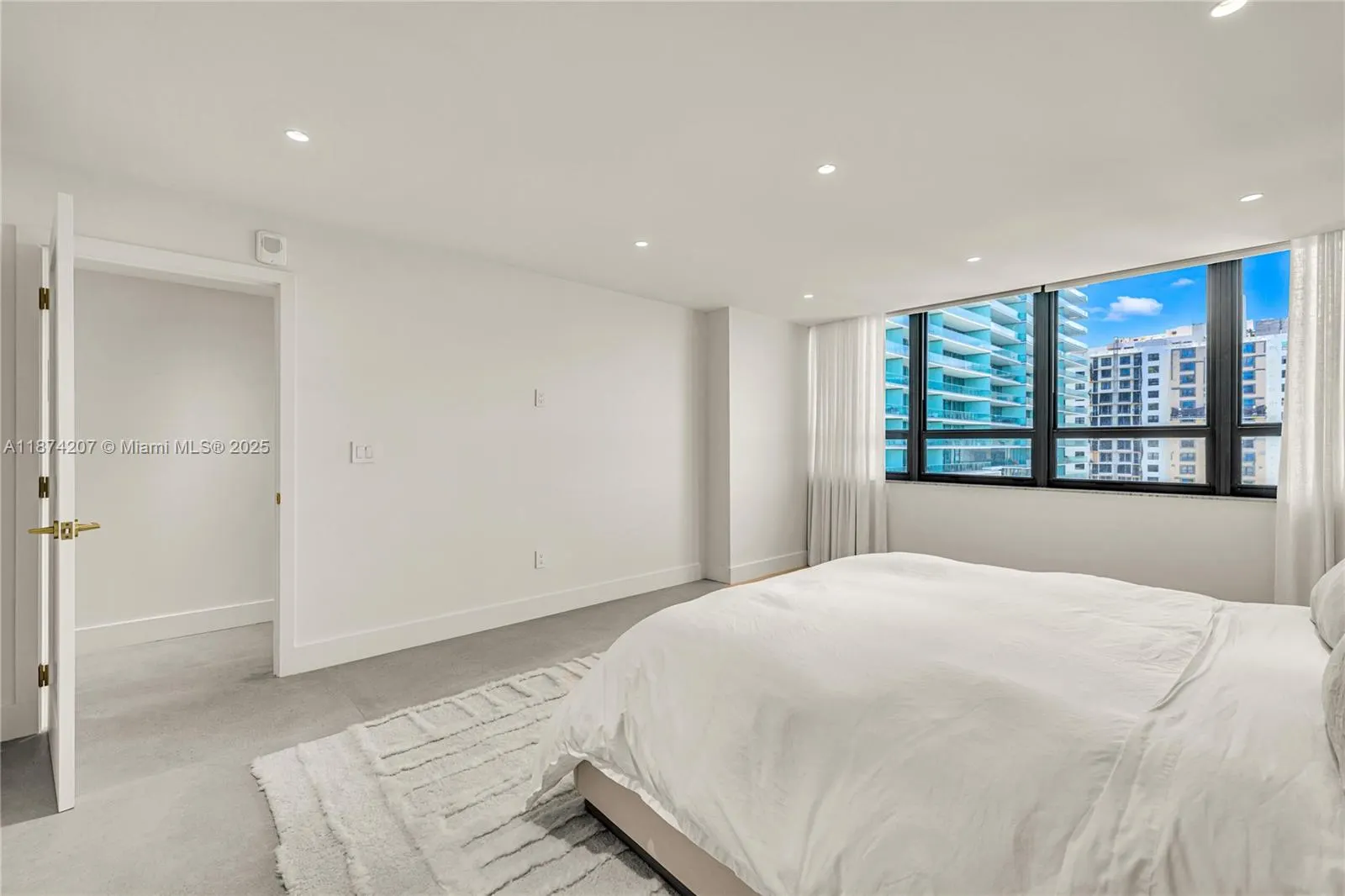 10205 Collins Ave, #603