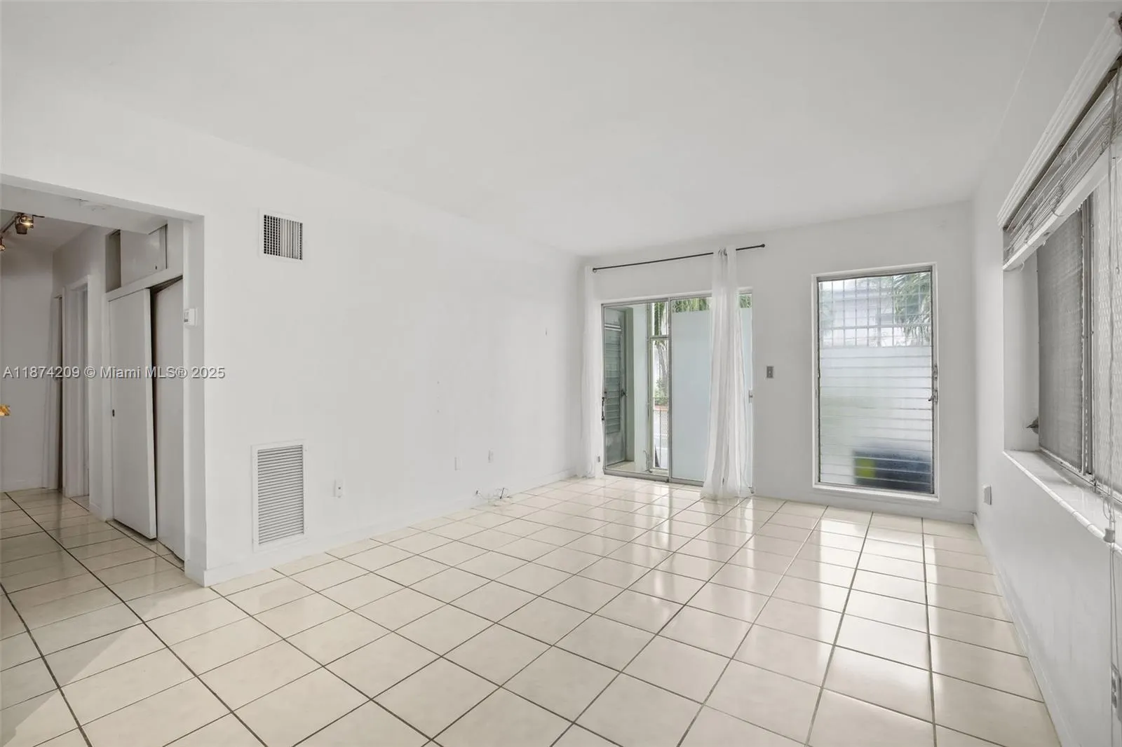 641 Espanola Way, #3
