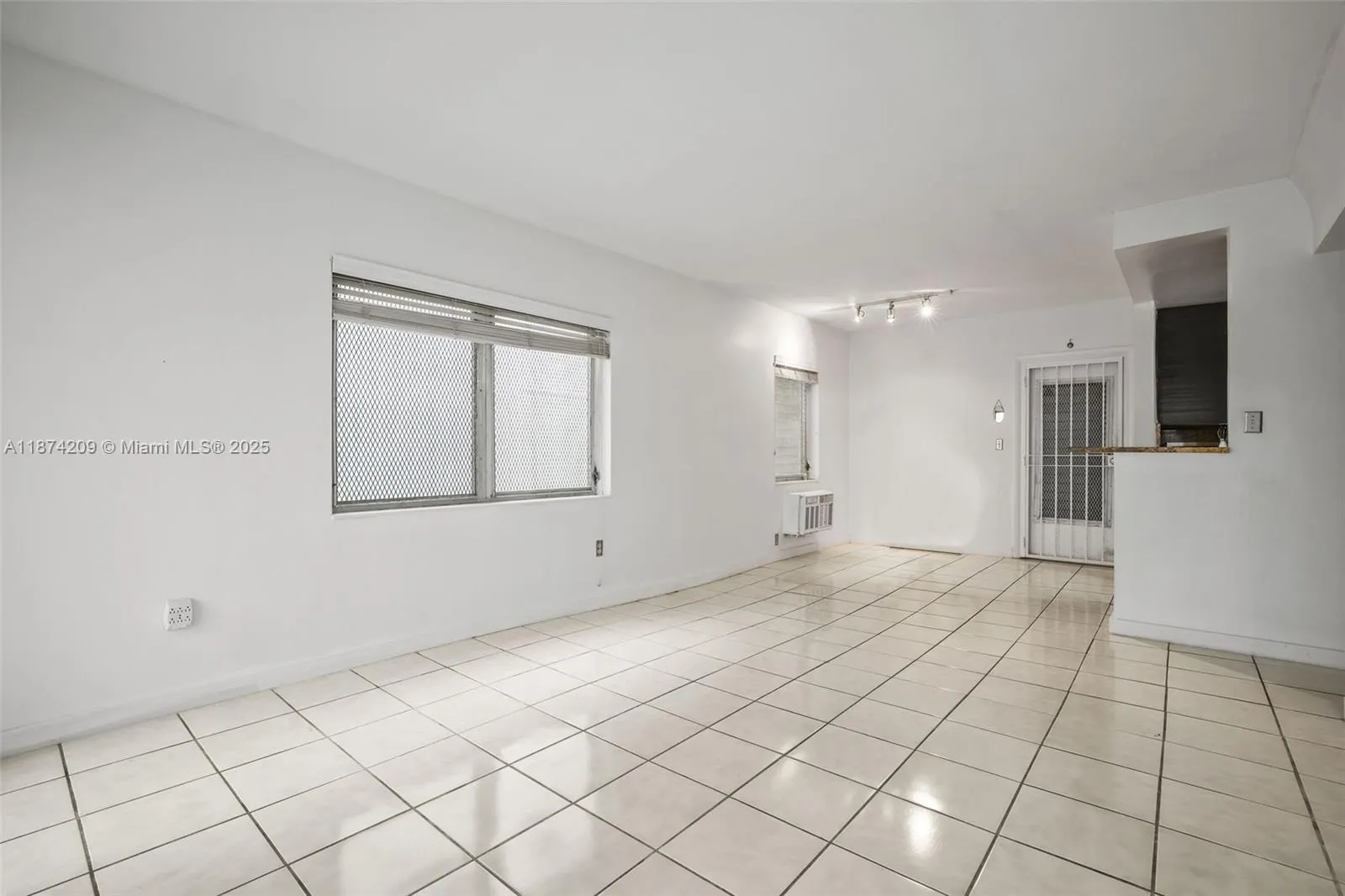 641 Espanola Way, #3