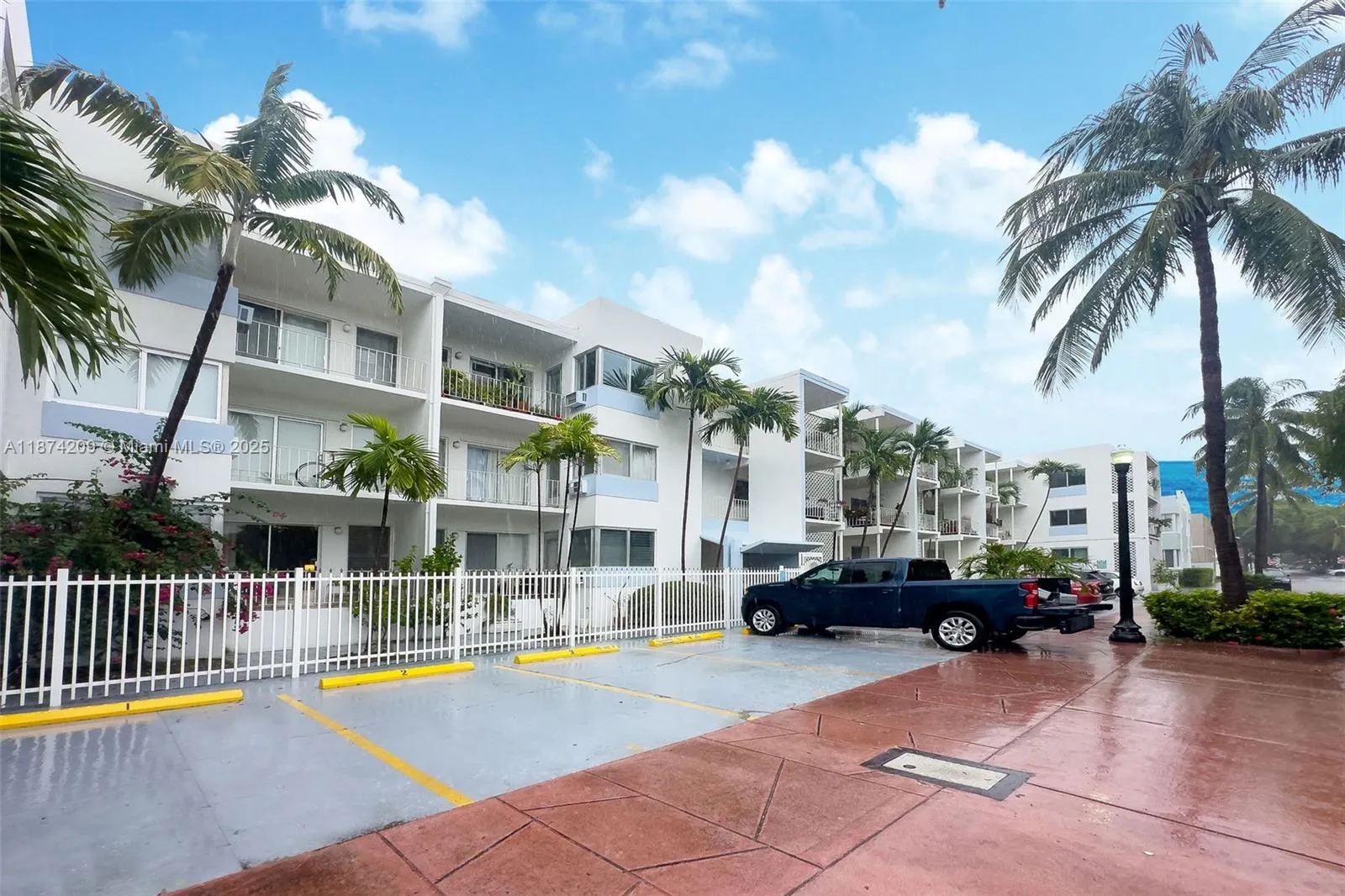 641 Espanola Way, #3