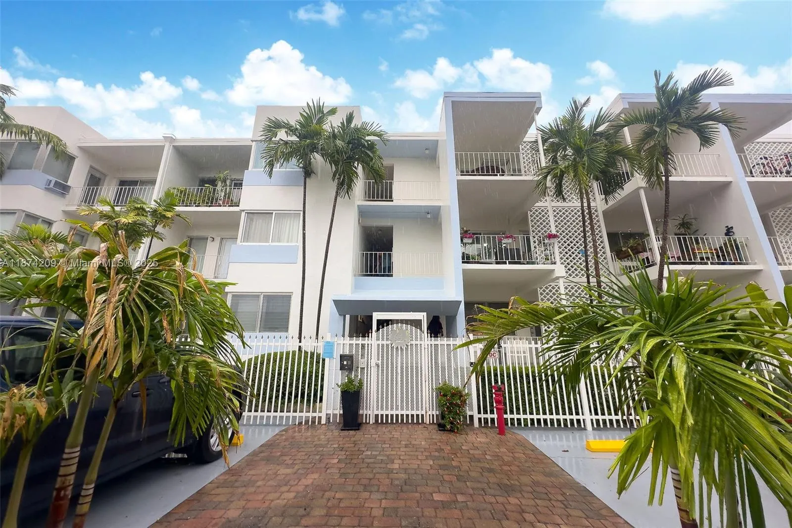 641 Espanola Way, #3