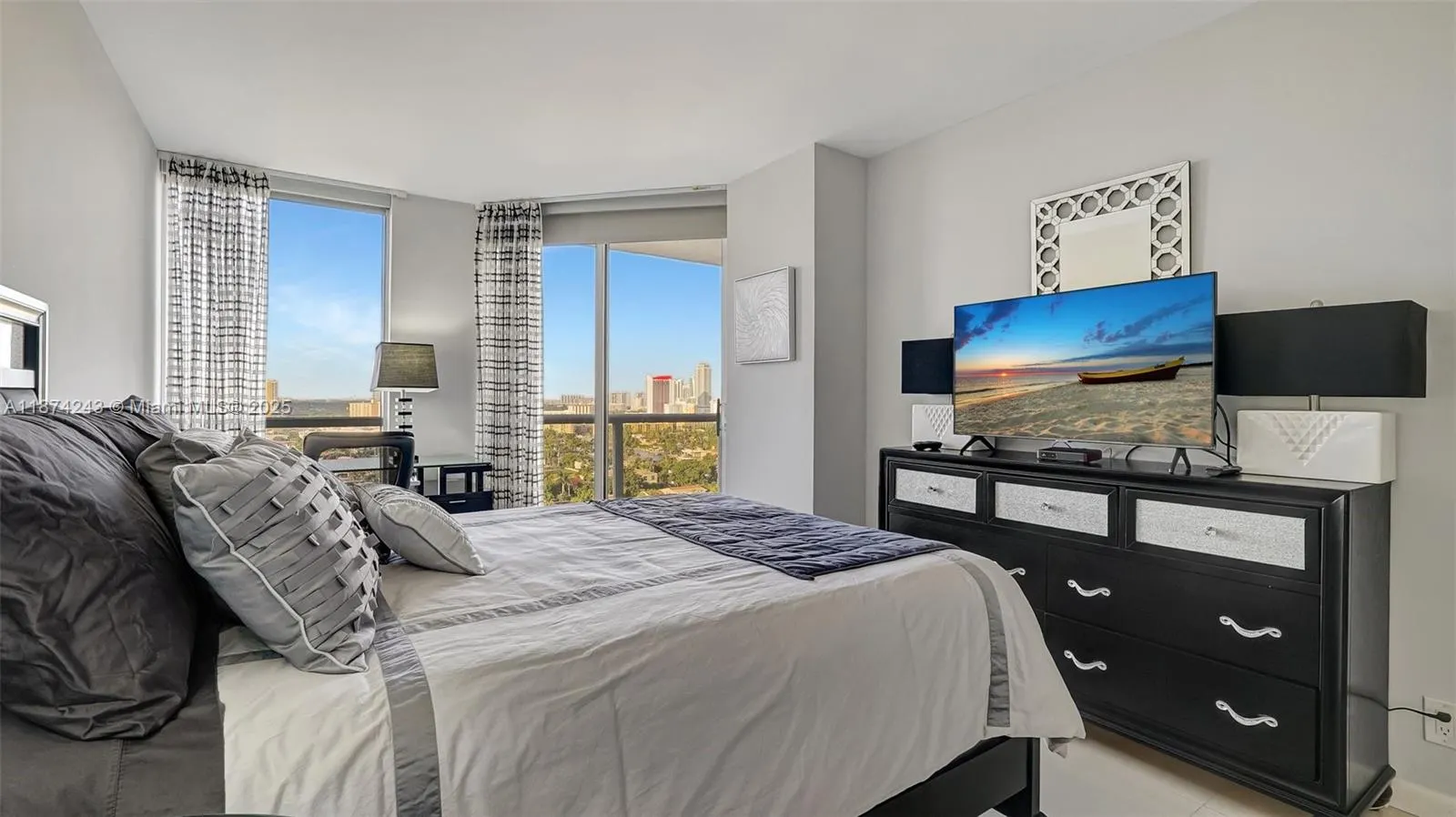 3598 Yacht Club Dr, #1901