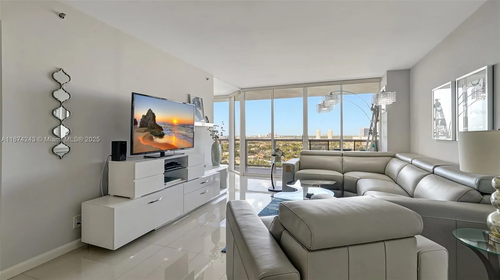 3598 Yacht Club Dr, #1901