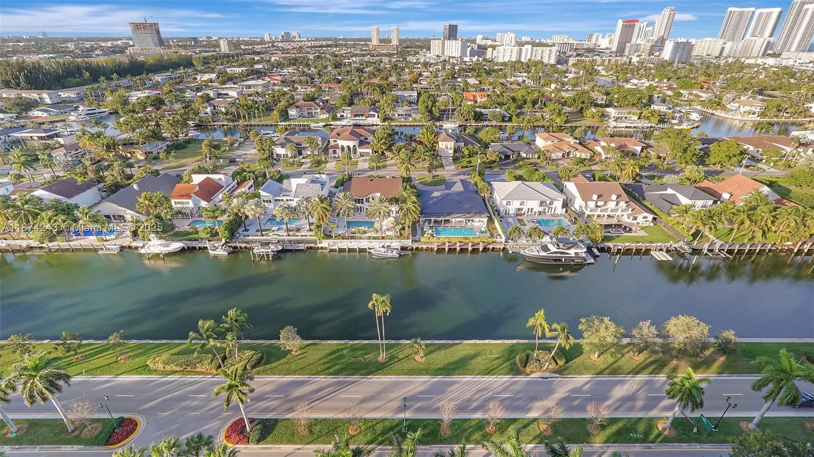3598 Yacht Club Dr, #1901