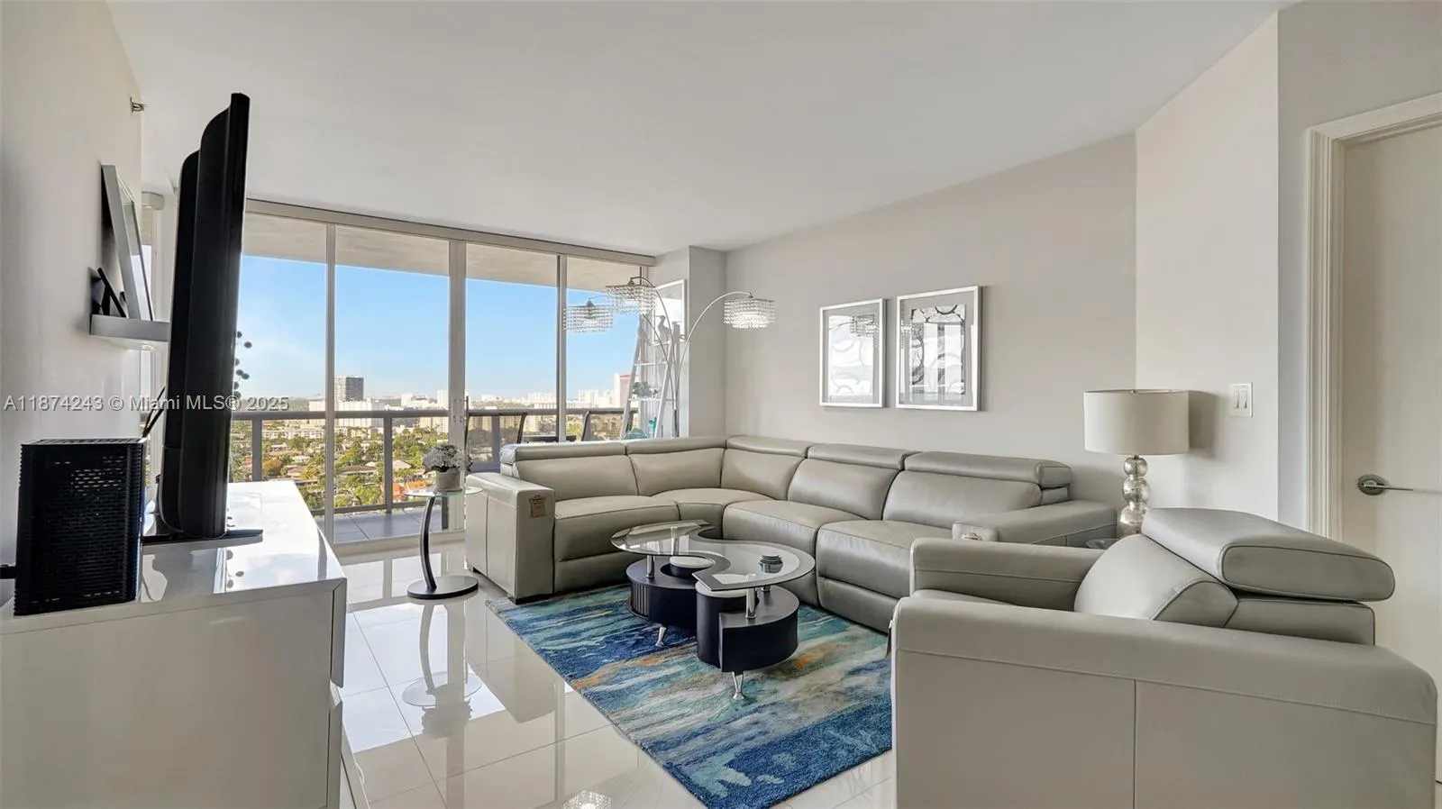 3598 Yacht Club Dr, #1901